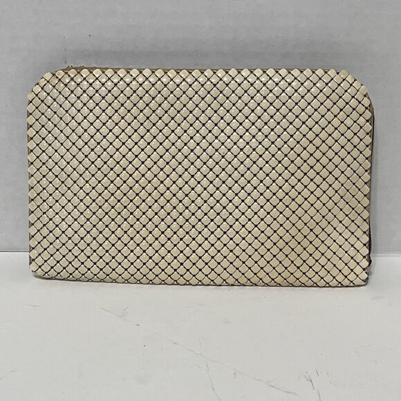 Vintage Whiting And Davis Off White Metal Mesh Zip Around Clutch Purse USA 8”x5” - Picture 3 of 6
